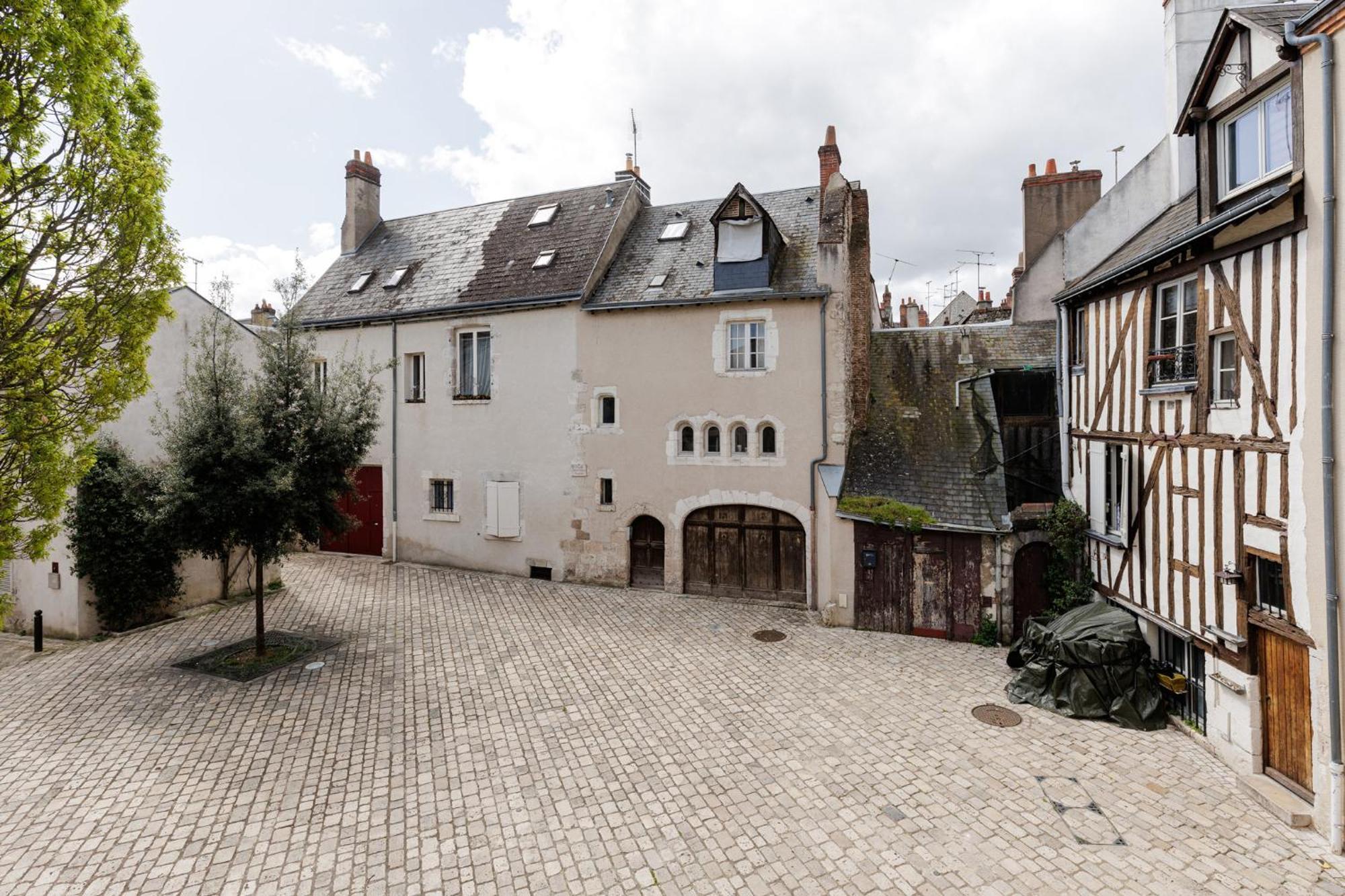 cloitre.JPEG